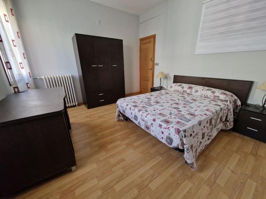 Piso En Estacion De Monforte De Lemos Daire Dış mekan fotoğraf